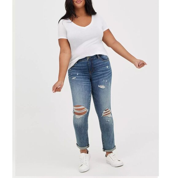 Plus Size 30 Extra Short TORRID Boyfriend Straight Destructed Jeans NEW - Picture 3 of 4